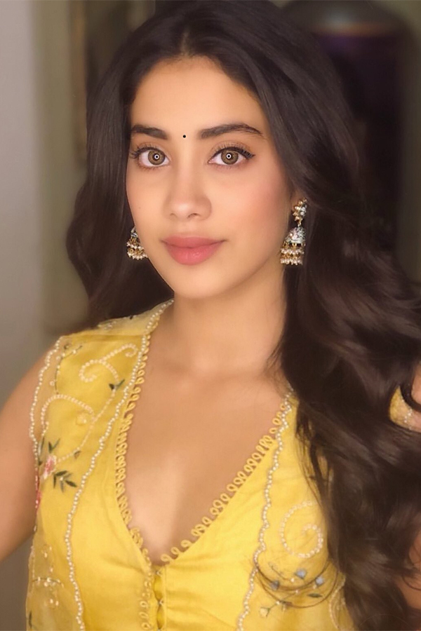 actress Janhvi Kapoor exclusive photo gallery - Sakshi27