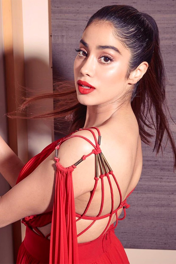 actress Janhvi Kapoor exclusive photo gallery - Sakshi31