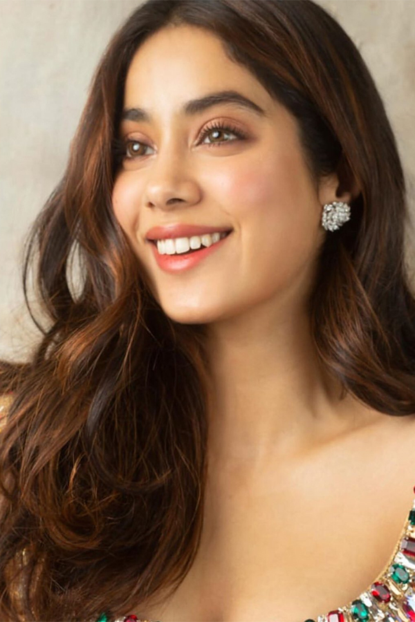 actress Janhvi Kapoor exclusive photo gallery - Sakshi5