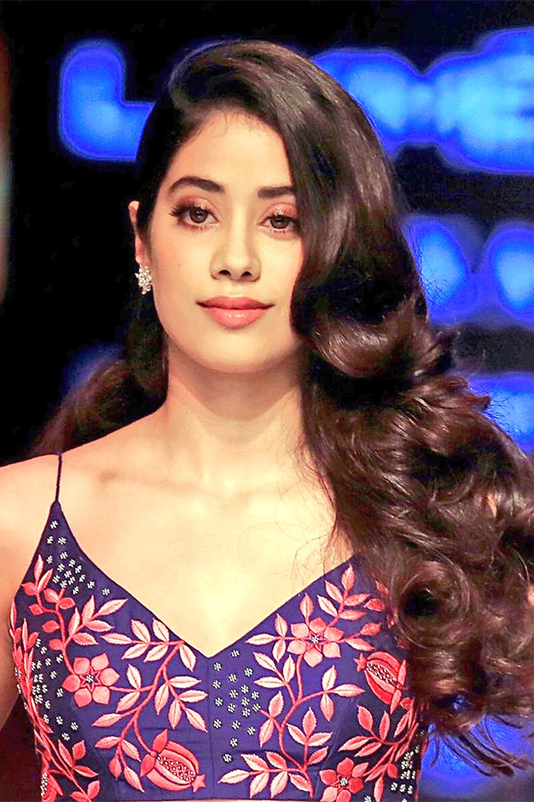 actress Janhvi Kapoor exclusive photo gallery - Sakshi9