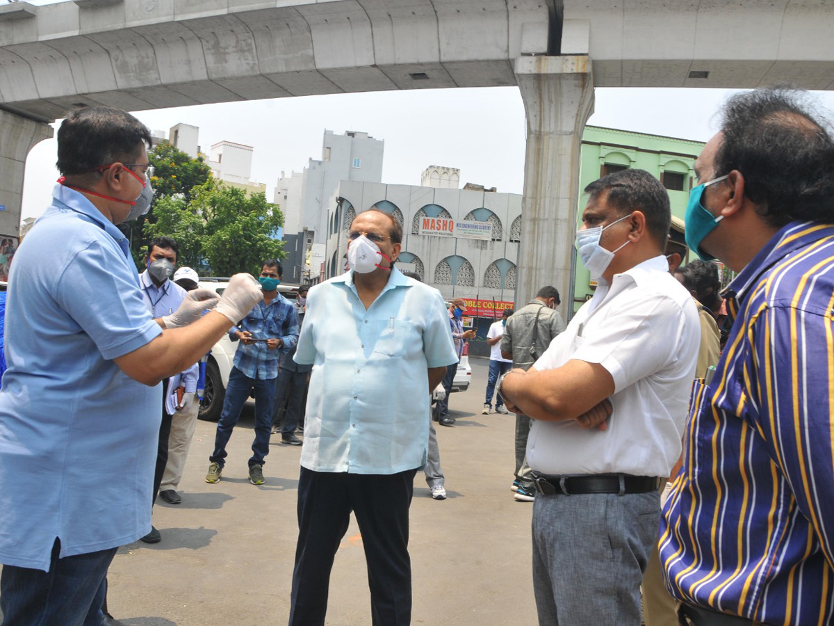 Lockdown in Hyderabad City Photo Gallery - Sakshi12