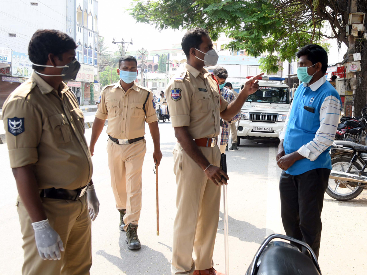 Lockdown in Hyderabad City Photo Gallery - Sakshi13