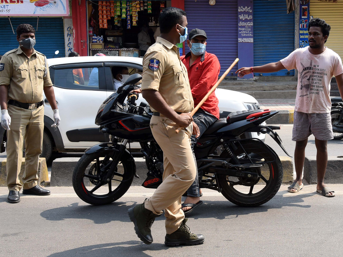 Lockdown in Hyderabad City Photo Gallery - Sakshi14