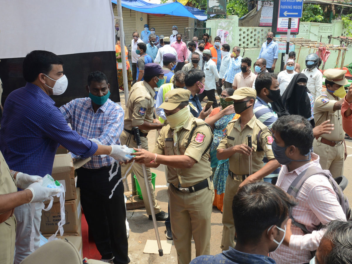 Lockdown in Hyderabad City Photo Gallery - Sakshi50