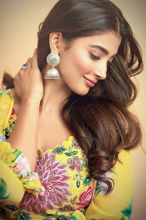 Actress Pooja Hegde Exclusive Photo Gallery - Sakshi3