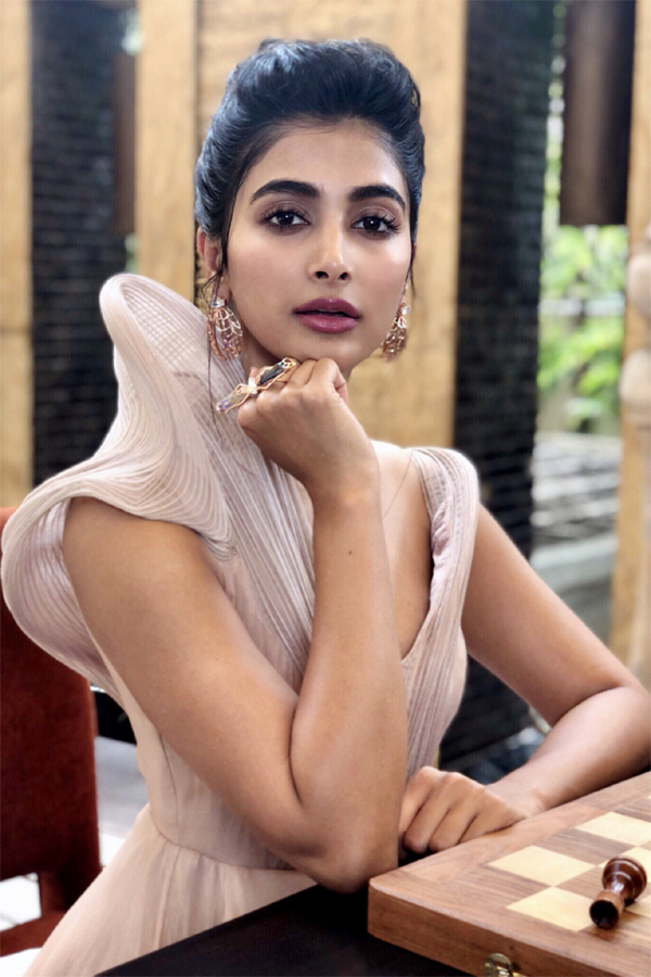 Actress Pooja Hegde Exclusive Photo Gallery - Sakshi32