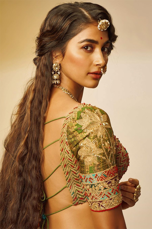 Actress Pooja Hegde Exclusive Photo Gallery - Sakshi43