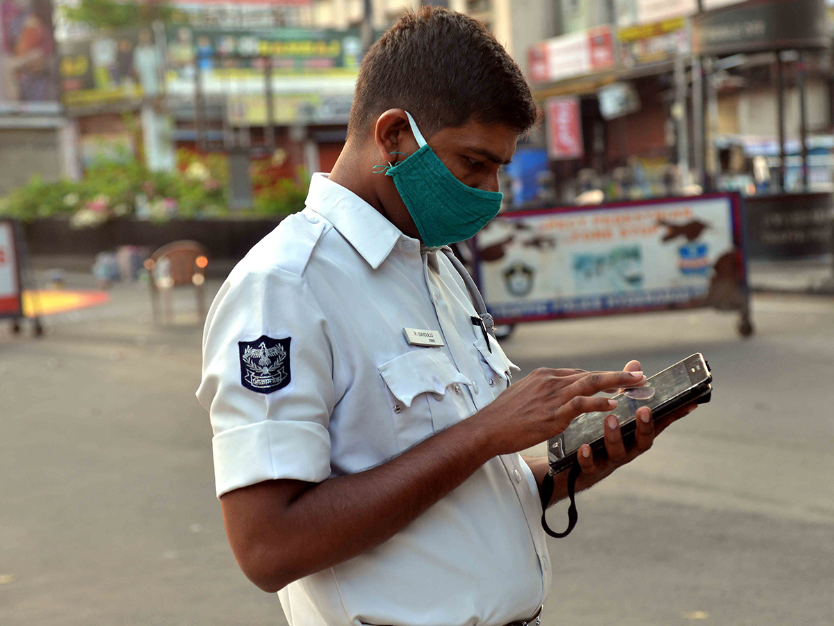 Lockdown in Hyderabad City Photo Gallery - Sakshi12