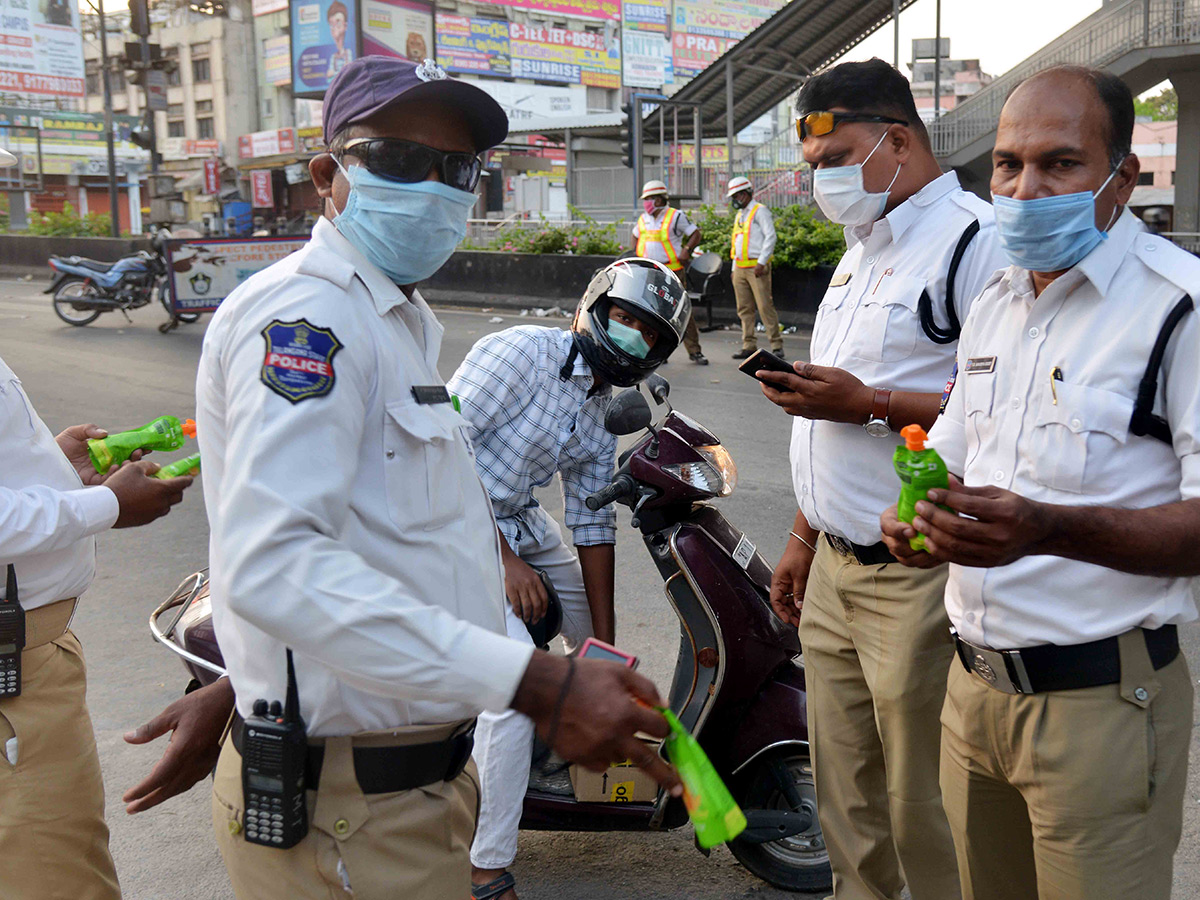 Lockdown in Hyderabad City Photo Gallery - Sakshi13