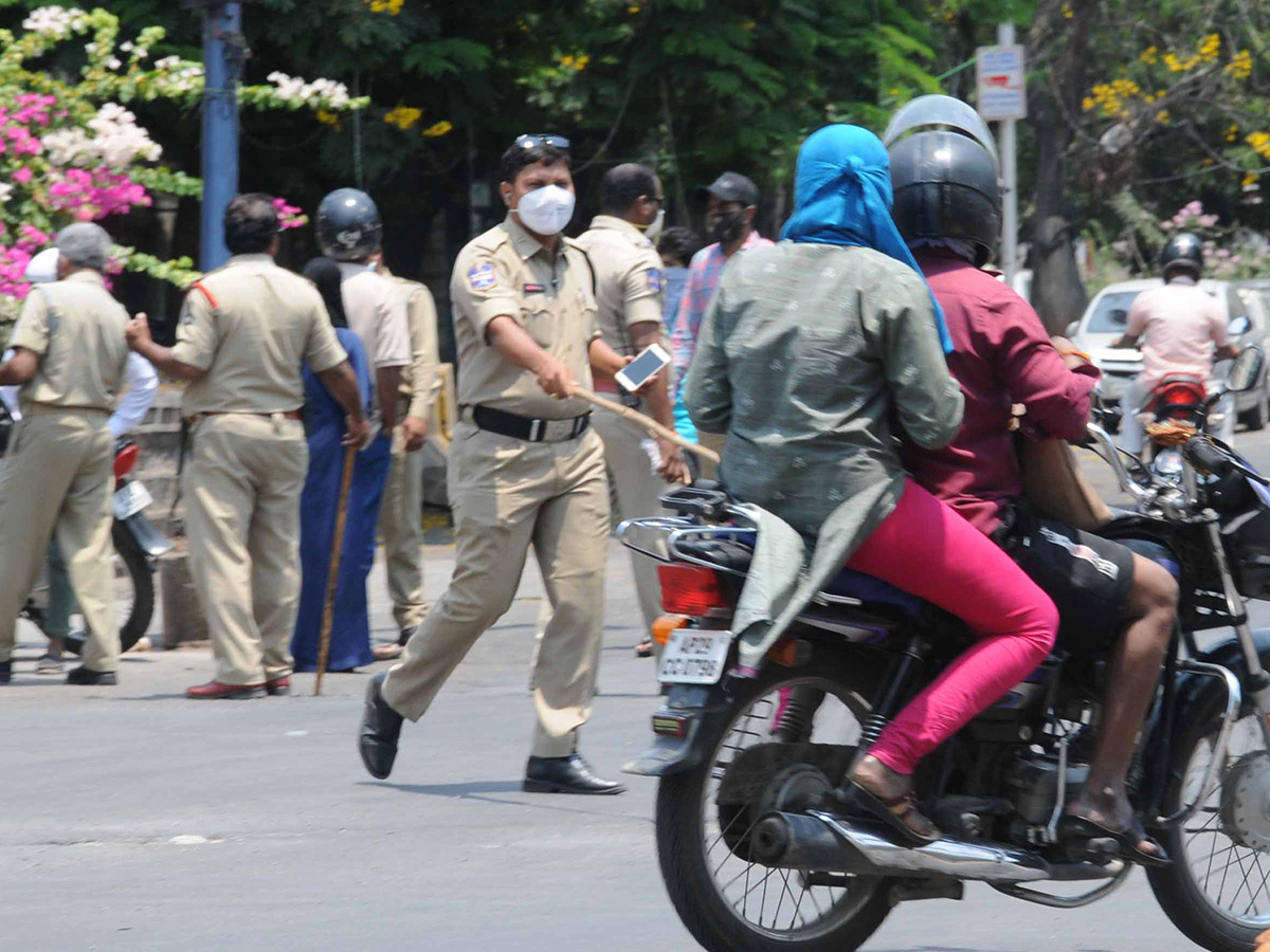 Lockdown in Hyderabad City Photo Gallery - Sakshi1