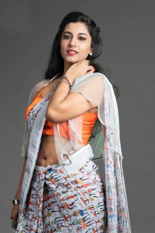 Anchor Vishnupriya Exclusive Photo Gallery - Sakshi5