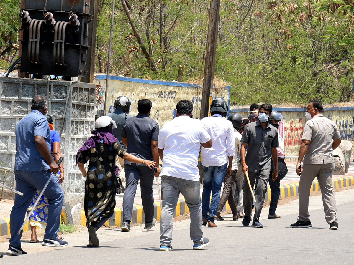 Lockdown in Hyderabad City Photo Gallery - Sakshi1