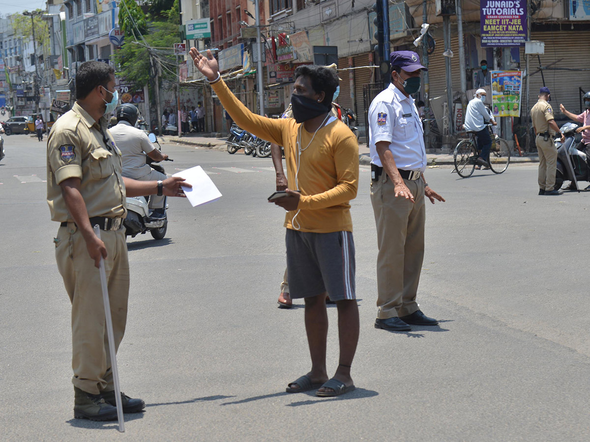 Lockdown in Hyderabad City Photo Gallery - Sakshi21