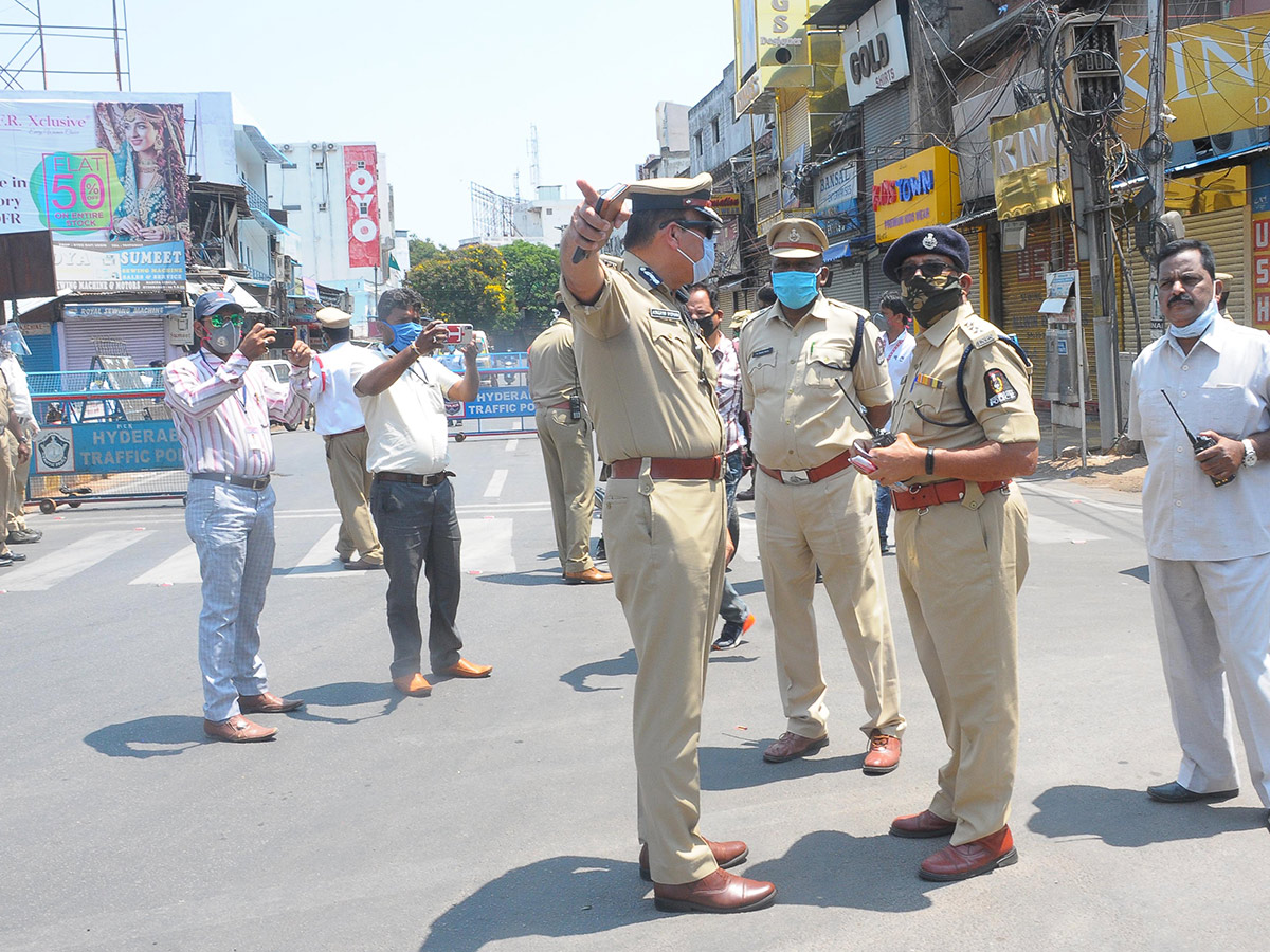 Lockdown in Hyderabad City Photo Gallery - Sakshi25