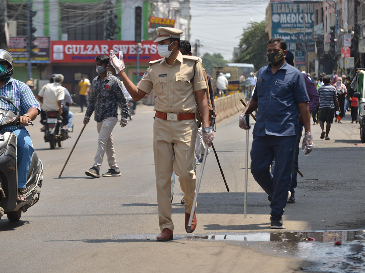 Lockdown in Hyderabad City Photo Gallery - Sakshi26