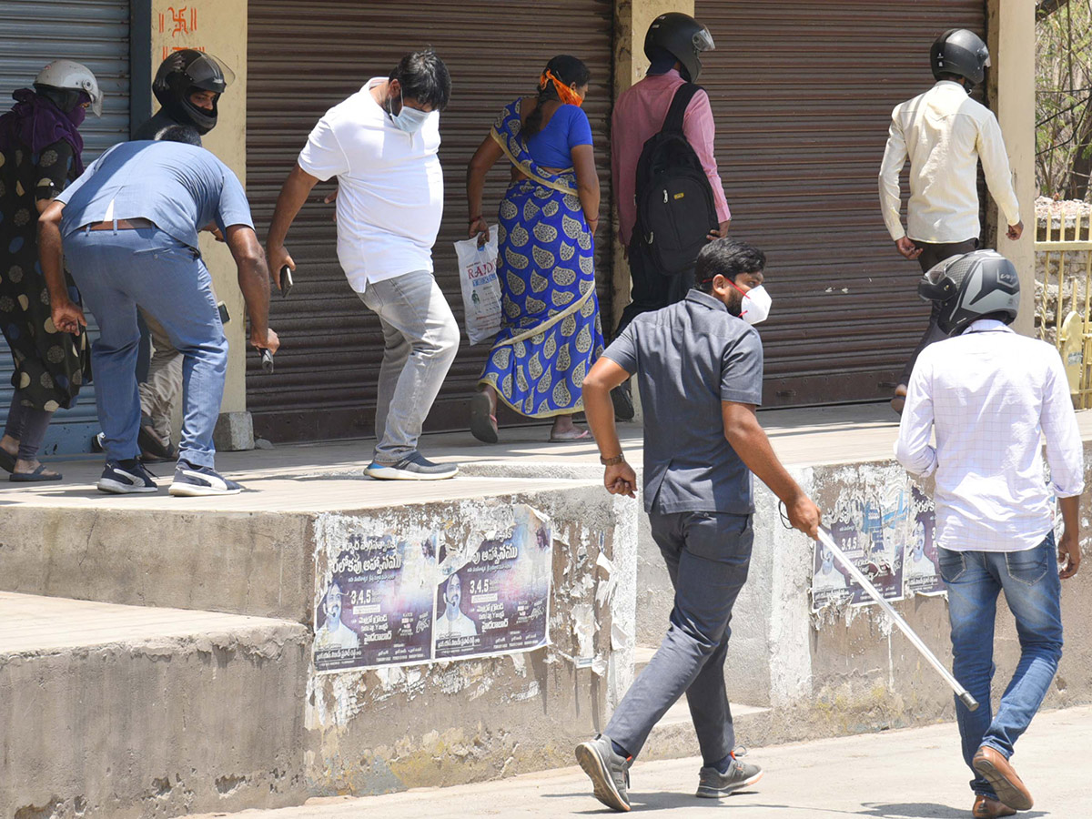 Lockdown in Hyderabad City Photo Gallery - Sakshi75