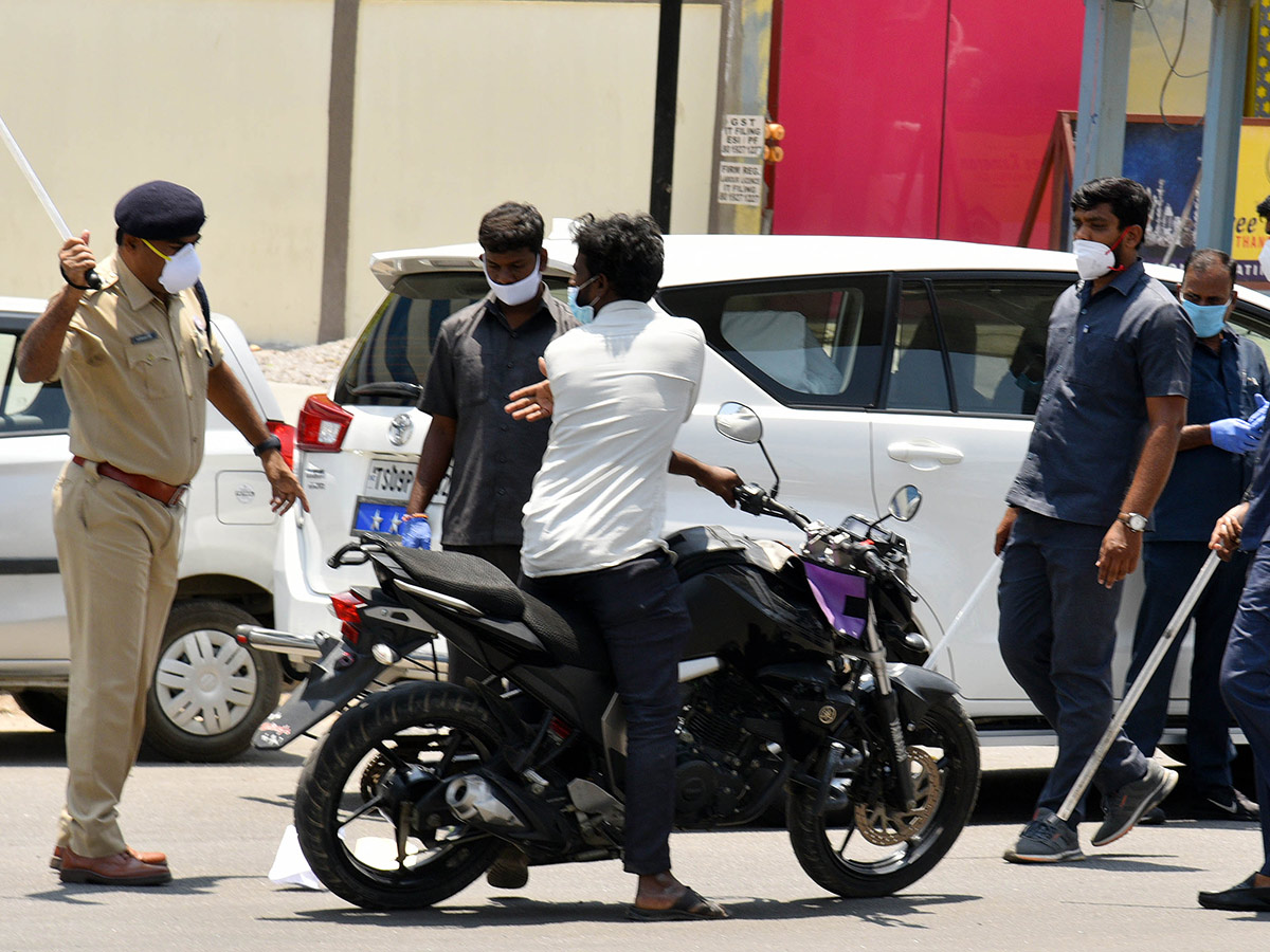 Lockdown in Hyderabad City Photo Gallery - Sakshi76