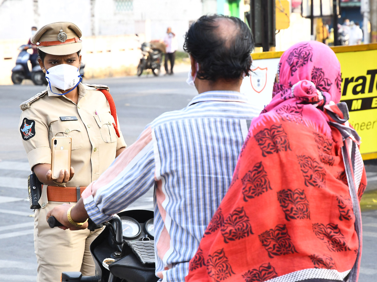 Lockdown in Andhra pradesh Photo Gallery - Sakshi23