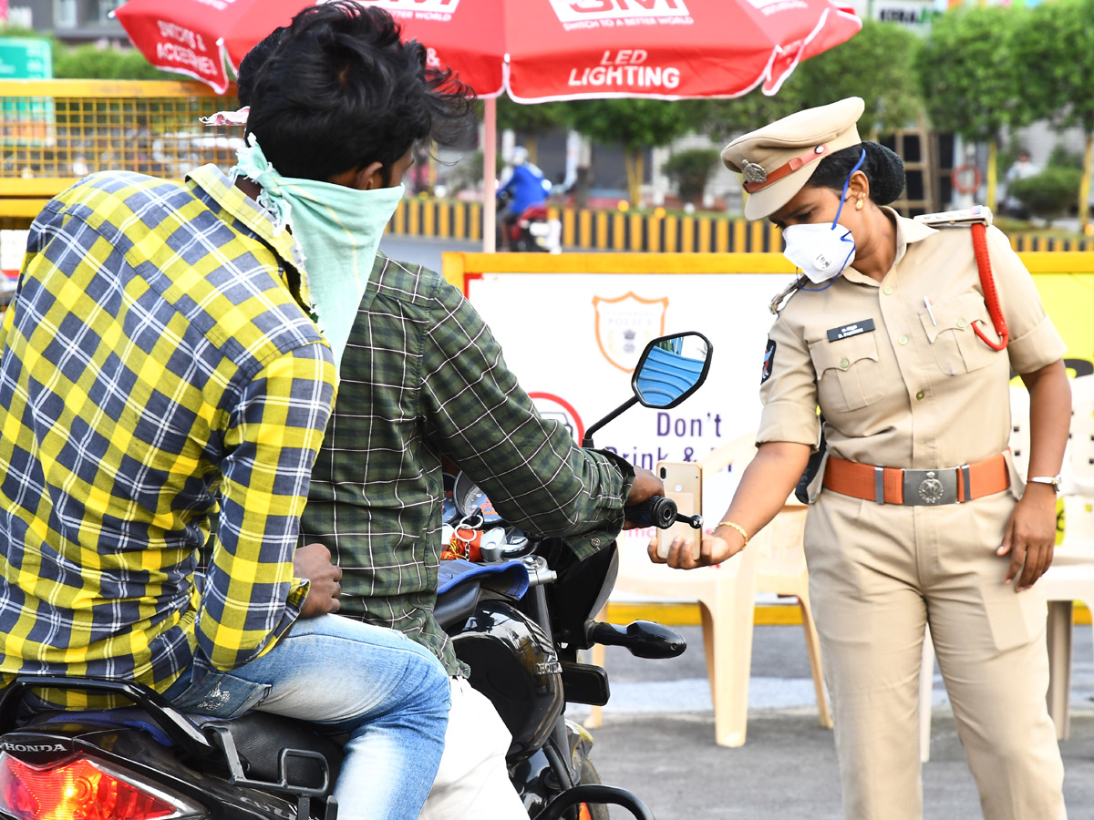 Lockdown in Andhra pradesh Photo Gallery - Sakshi24