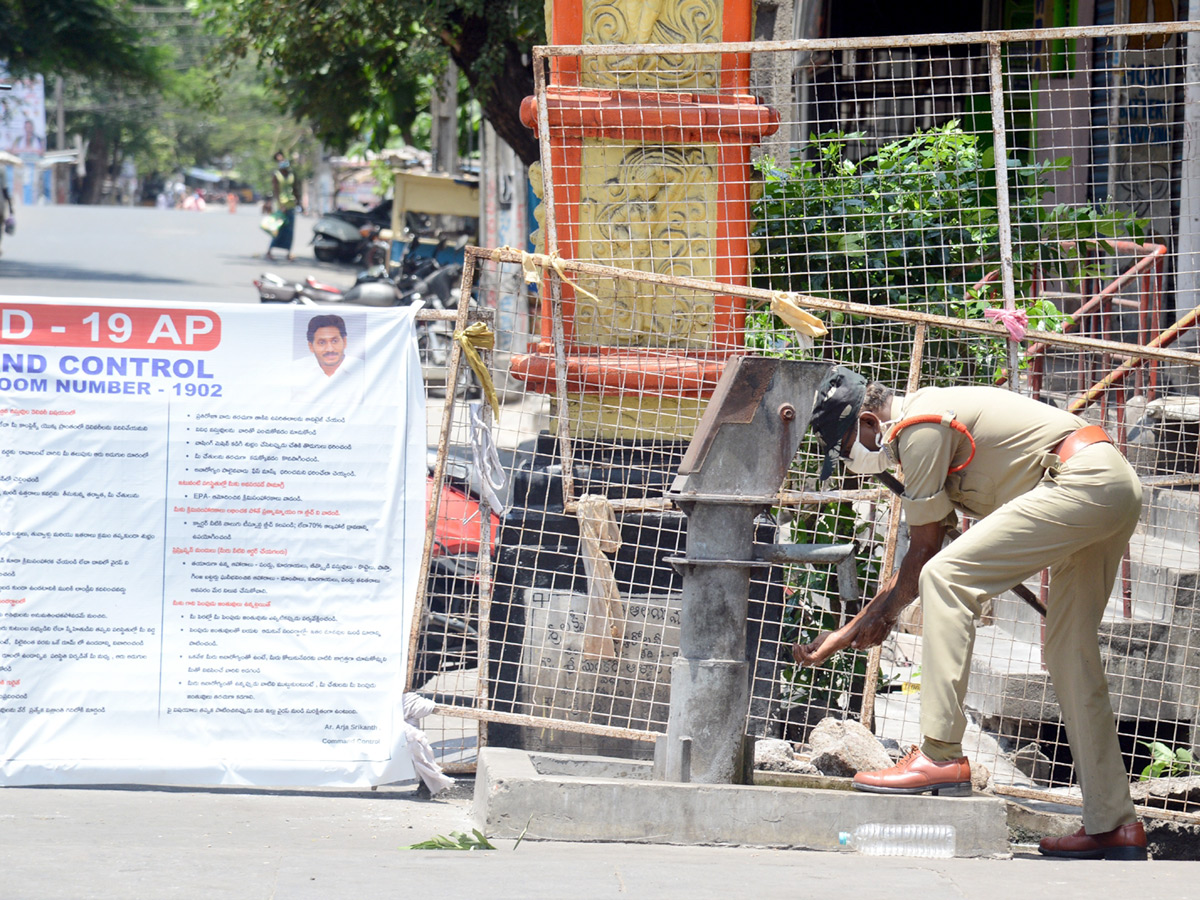 Lockdown in Andhra pradesh Photo Gallery - Sakshi25