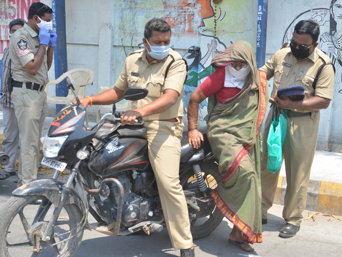 Lockdown in Andhra pradesh Photo Gallery - Sakshi10