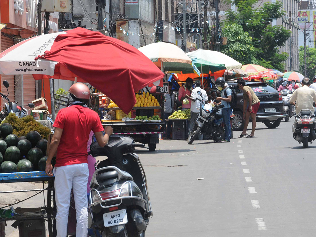 Lockdown in Hyderabad City Photo Gallery - Sakshi13