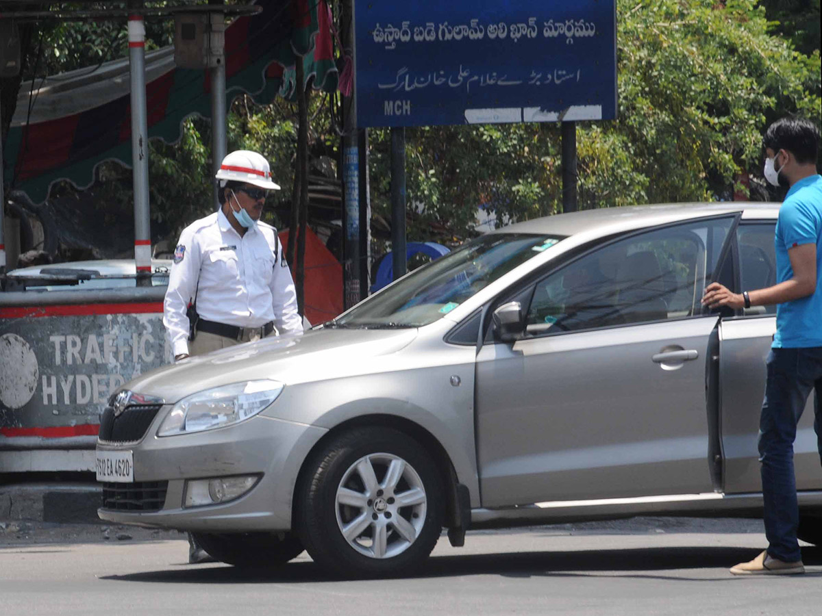 Lockdown in Hyderabad City Photo Gallery - Sakshi14