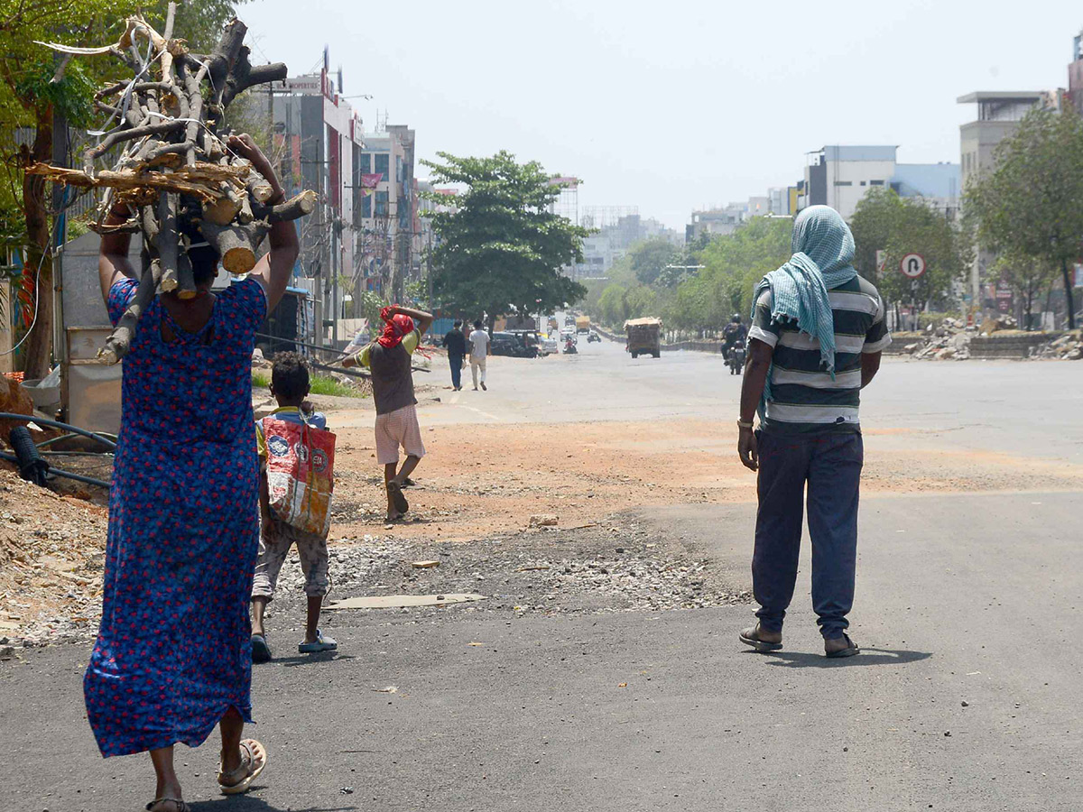 Lockdown in Hyderabad City Photo Gallery - Sakshi17