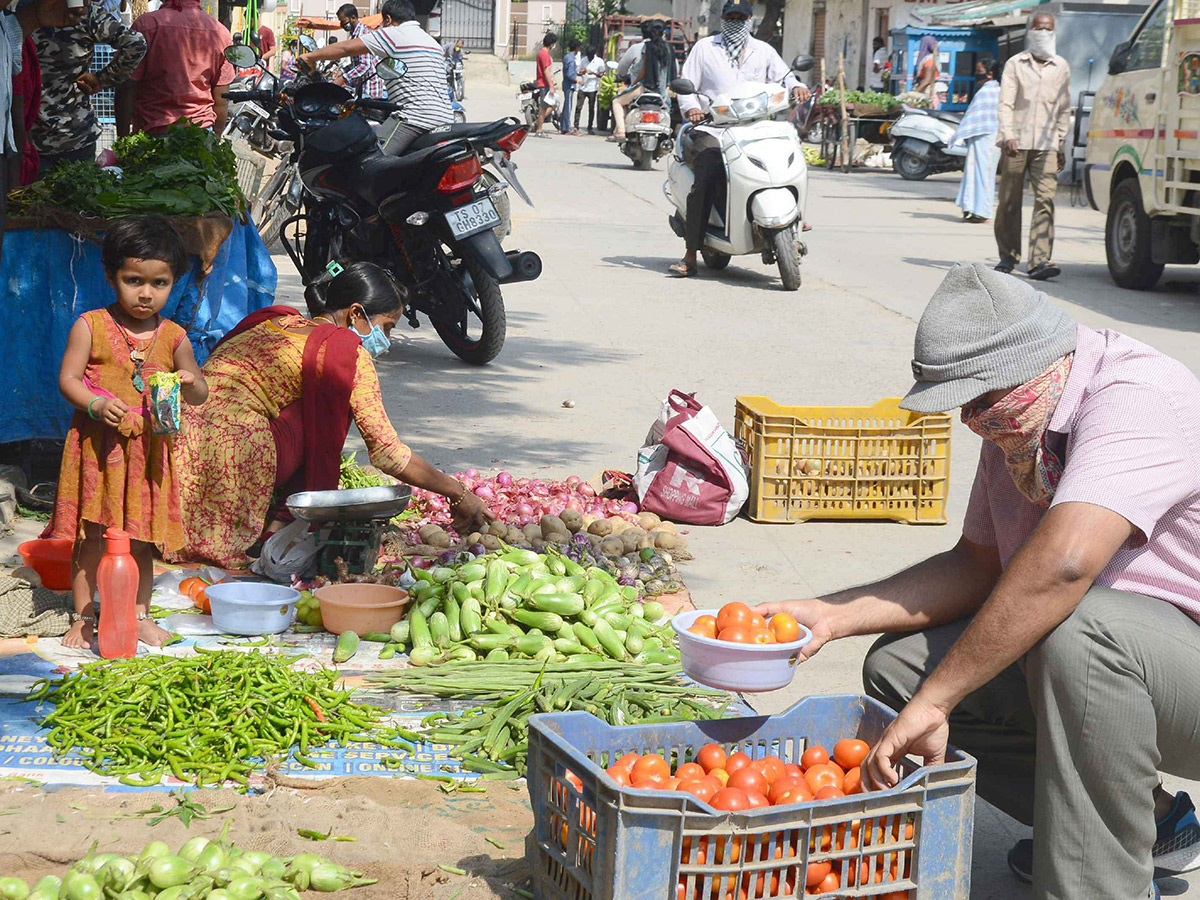 Lockdown in Hyderabad City Photo Gallery - Sakshi42