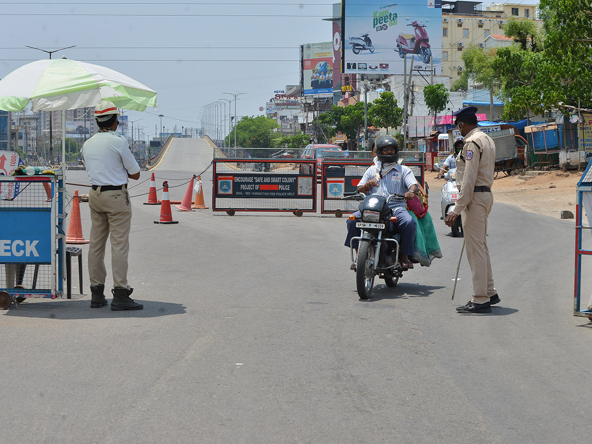 Lockdown in Hyderabad City Photo Gallery - Sakshi62