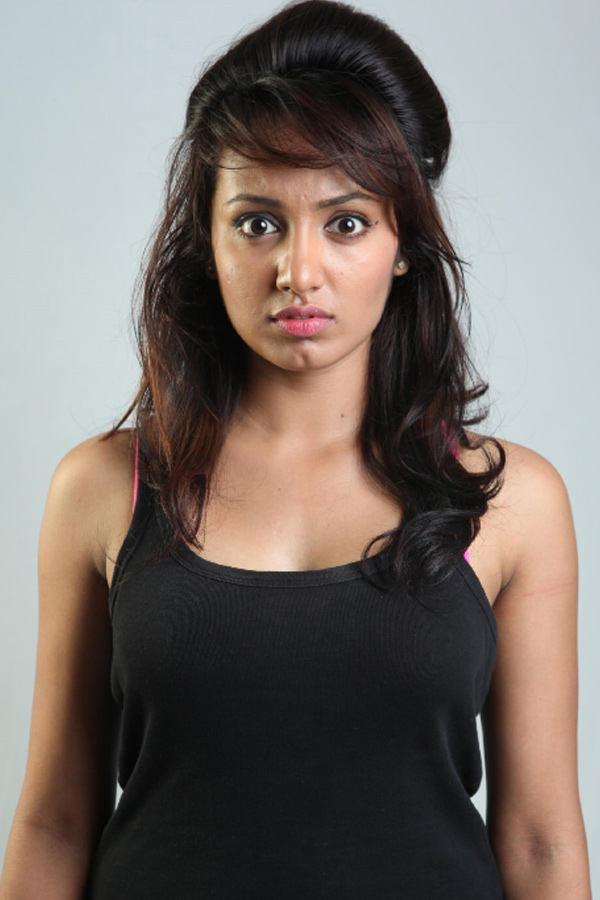 actress tejaswini madivada exclusive photo gallery - Sakshi13