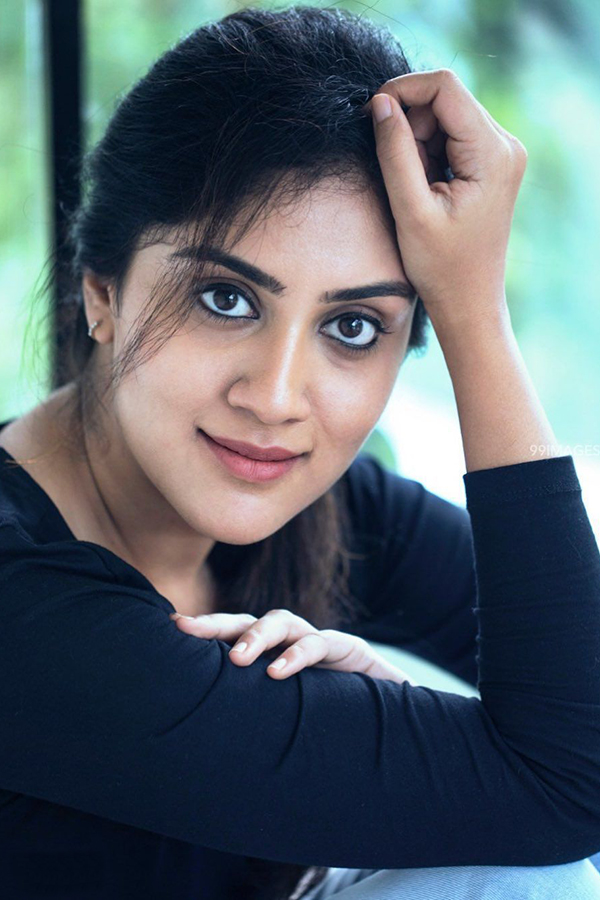 Actress Dhanya Balakrishna Exclusive Photo Gallery - Sakshi13