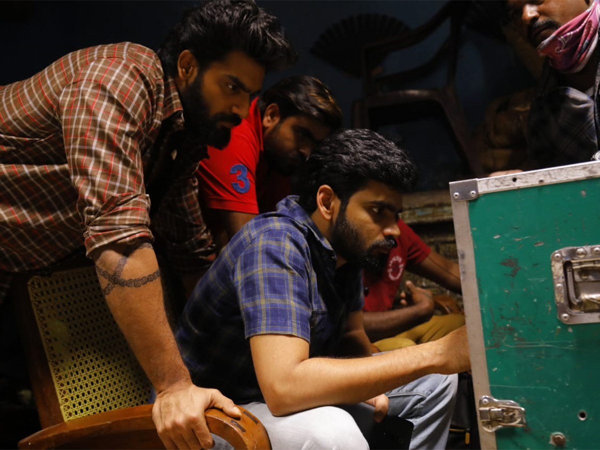 Chaavu Kaburu Challagaa Movie Working Stills - Sakshi2