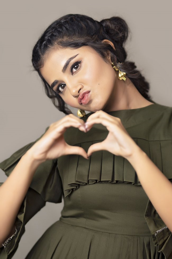 Actress Anupama Parameswaran Exclusive Photo Gallery - Sakshi48