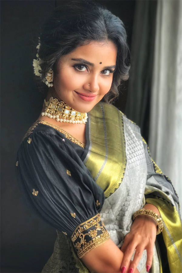 Actress Anupama Parameswaran Exclusive Photo Gallery - Sakshi5