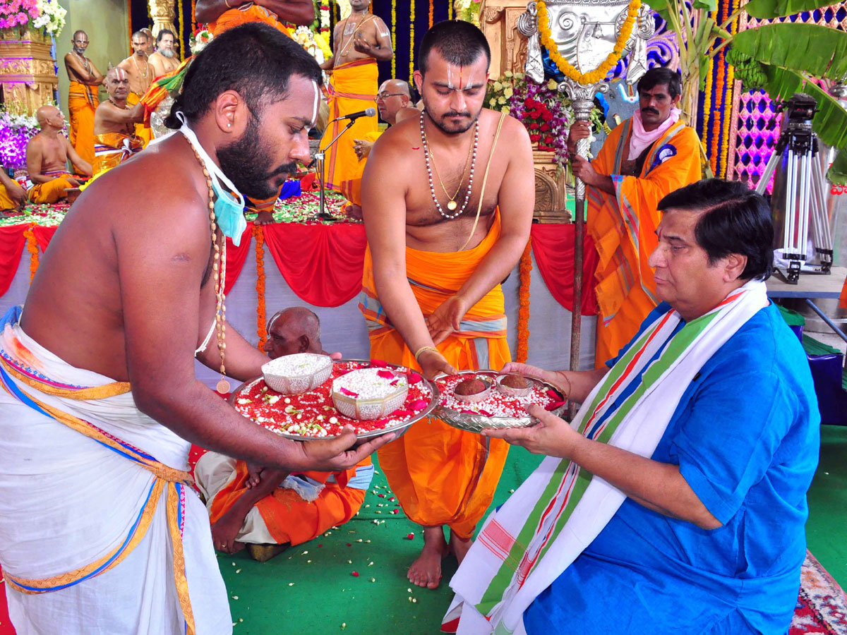 Sri Rama Navami Celebrations in Bhadrachalam Photo Gallery - Sakshi14