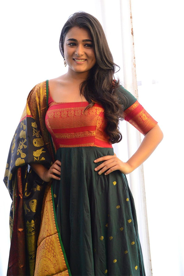 actress shalini pandey exclusive photo gallery - Sakshi24