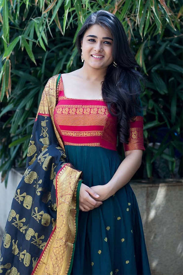 actress shalini pandey exclusive photo gallery - Sakshi3