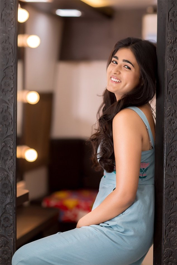 actress shalini pandey exclusive photo gallery - Sakshi51