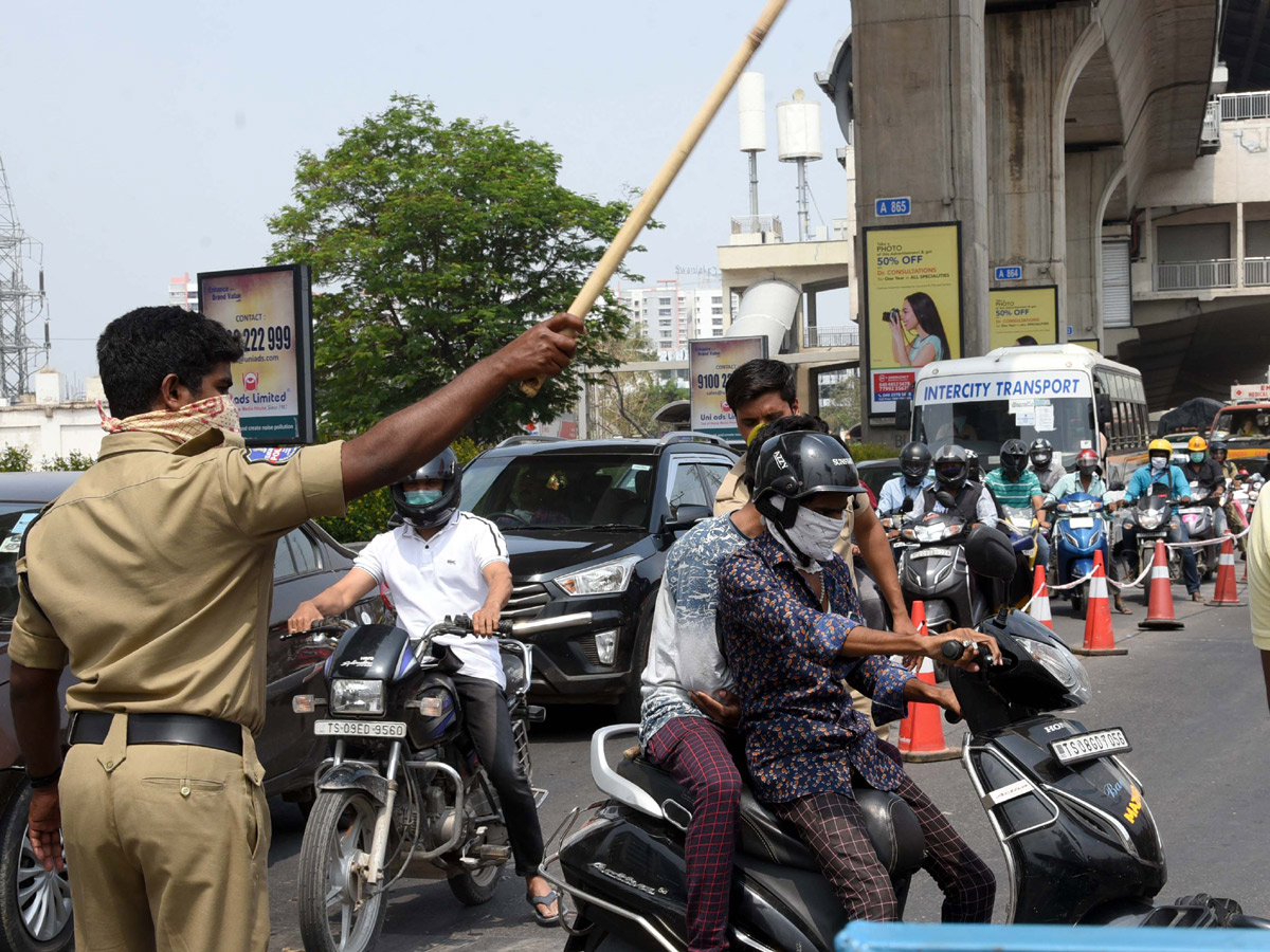 Lockdown in Hyderabad City Photo Gallery - Sakshi16