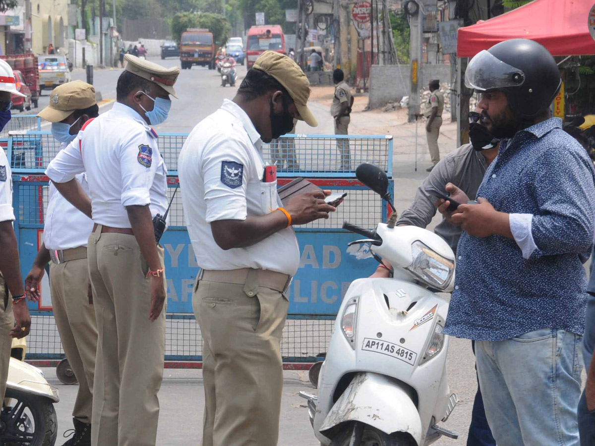 Lockdown in Hyderabad City Photo Gallery - Sakshi20