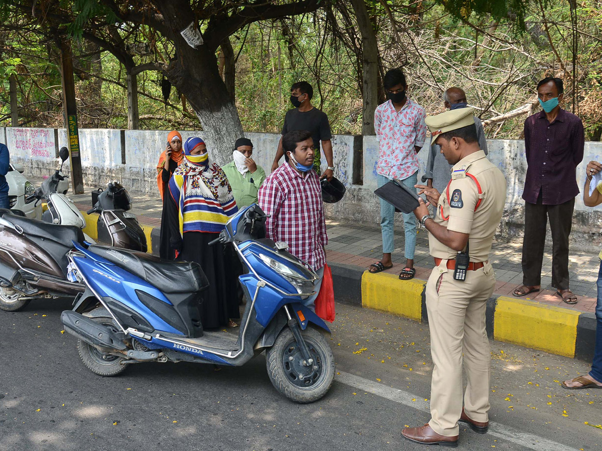 Lockdown in Hyderabad City Photo Gallery - Sakshi36