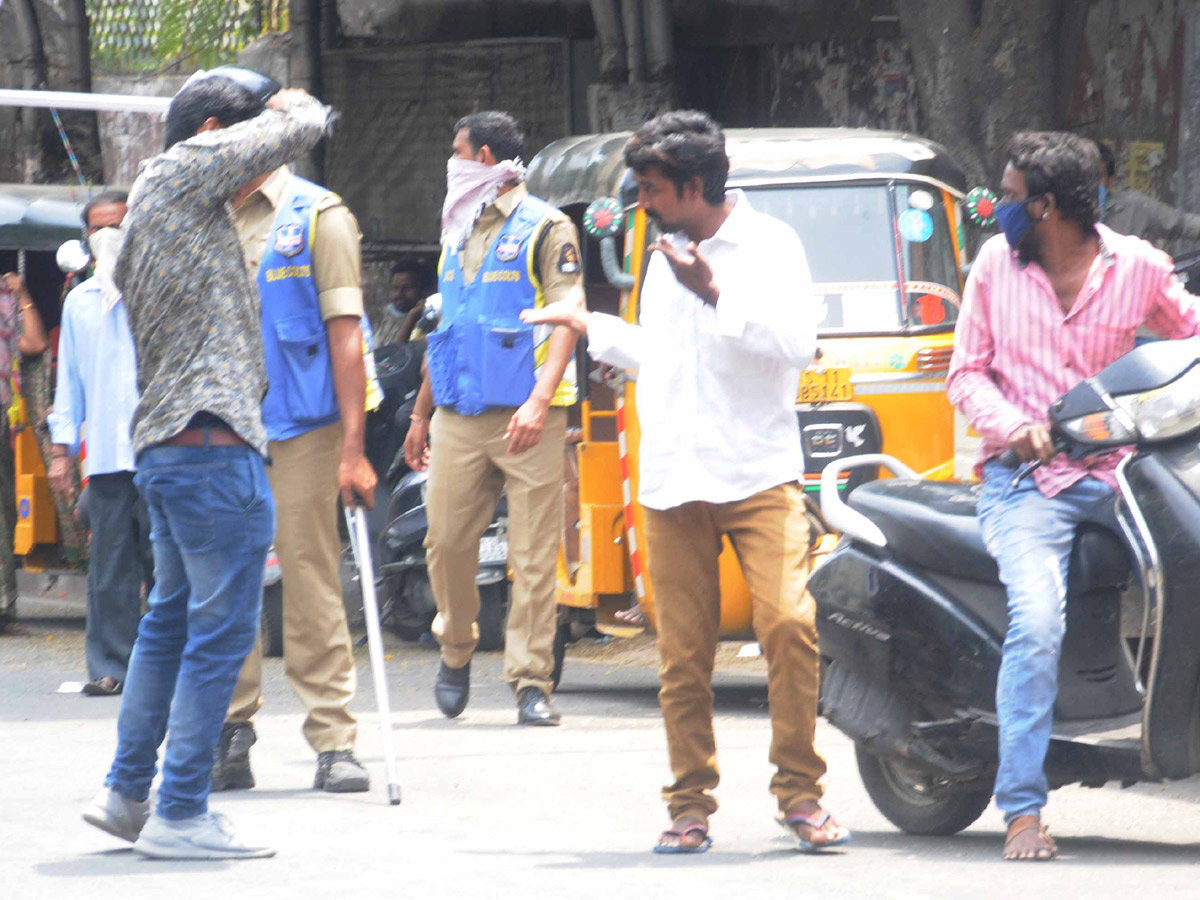 Lockdown in Hyderabad City Photo Gallery - Sakshi59