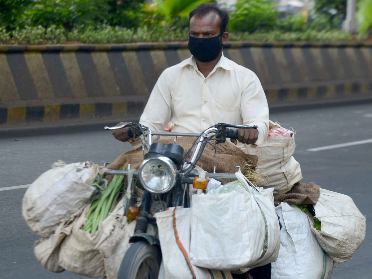 Lockdown in Hyderabad City Photo Gallery - Sakshi25