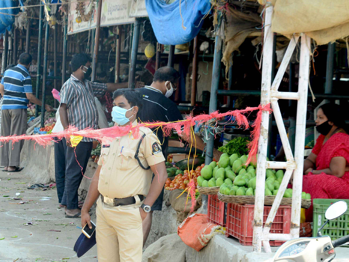 Lockdown in Hyderabad City Photo Gallery - Sakshi58