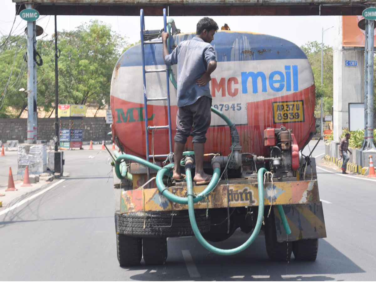 Lockdown in Hyderabad City Photo Gallery - Sakshi11