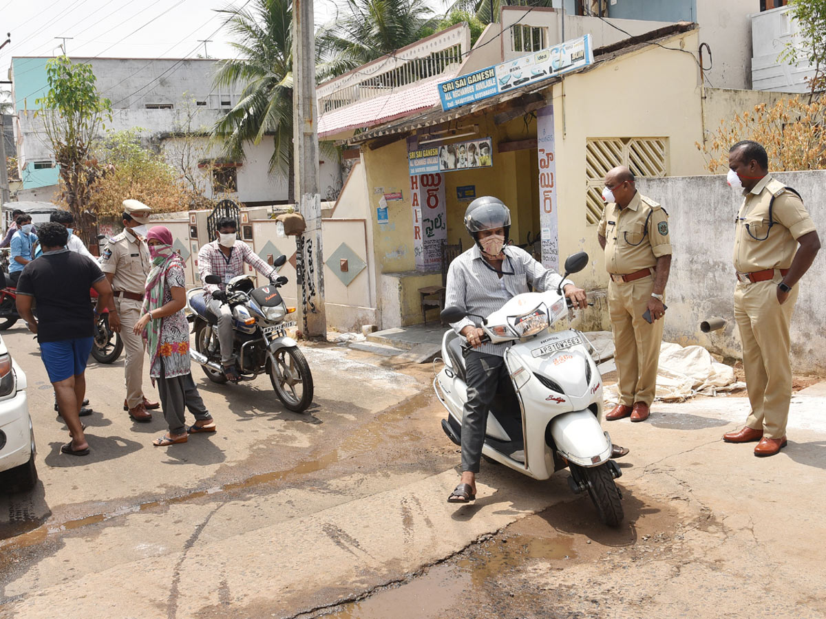 Visakhapatnam Gas Leakage LG Polymers Photo Gallery - Sakshi14