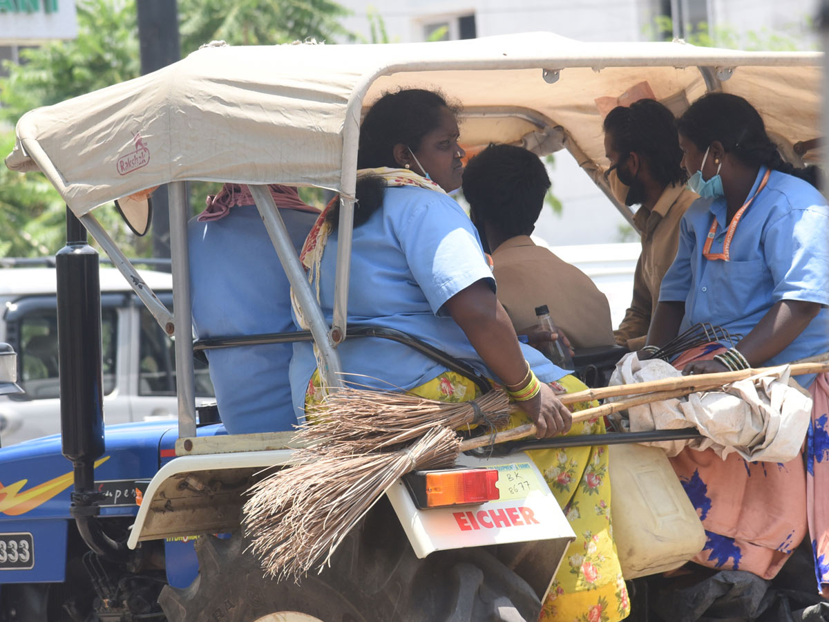 Lockdown in Hyderabad City Photo Gallery - Sakshi16