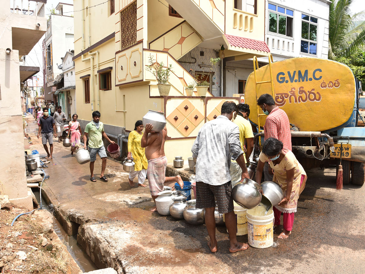 Visakhapatnam Gas Leakage LG Polymers Photo Gallery - Sakshi17