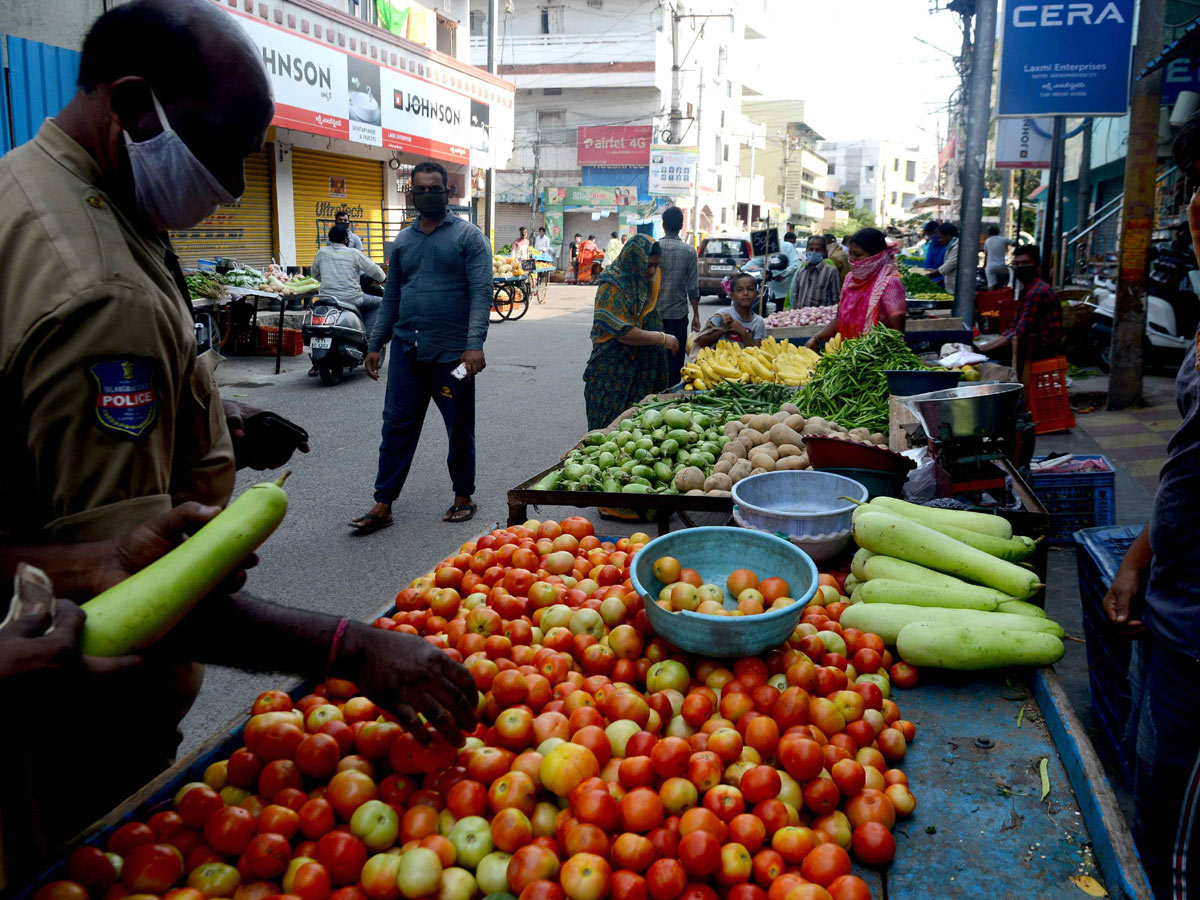 Lockdown in Hyderabad City Photo Gallery - Sakshi32